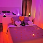Instant Cosy Hotel