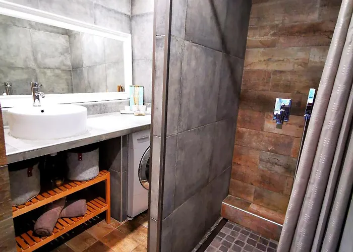 Instant Cosy Hotel *